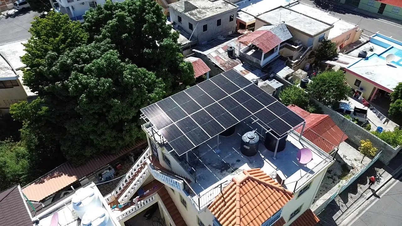 Villa con paneles en Bani — foto 1